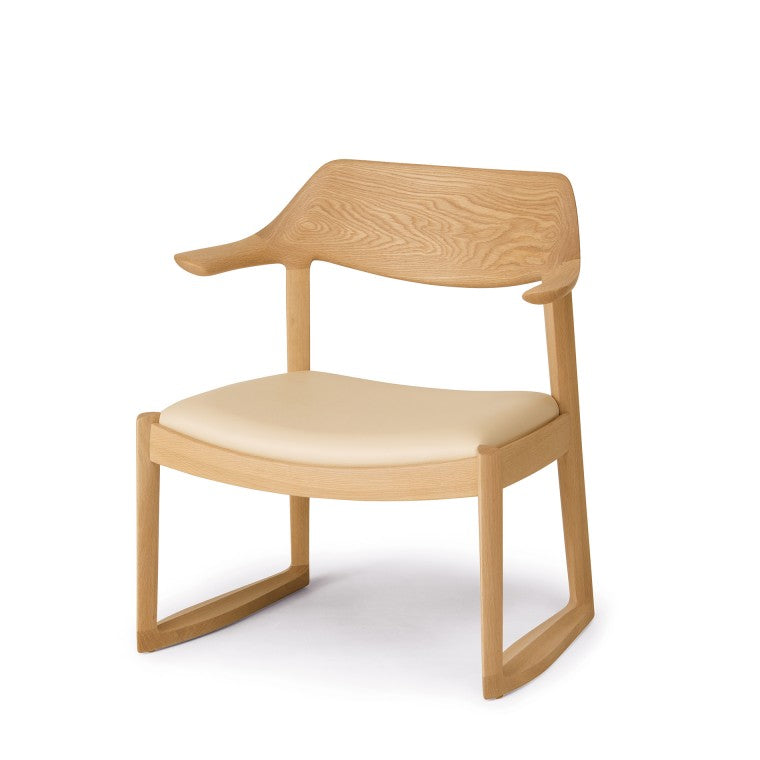 WING LUX 中座椅子