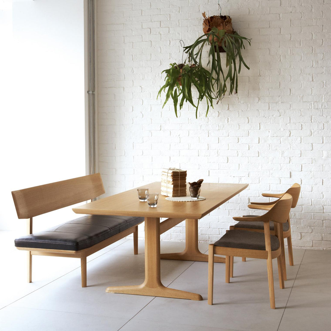 WING LUX 中座椅子