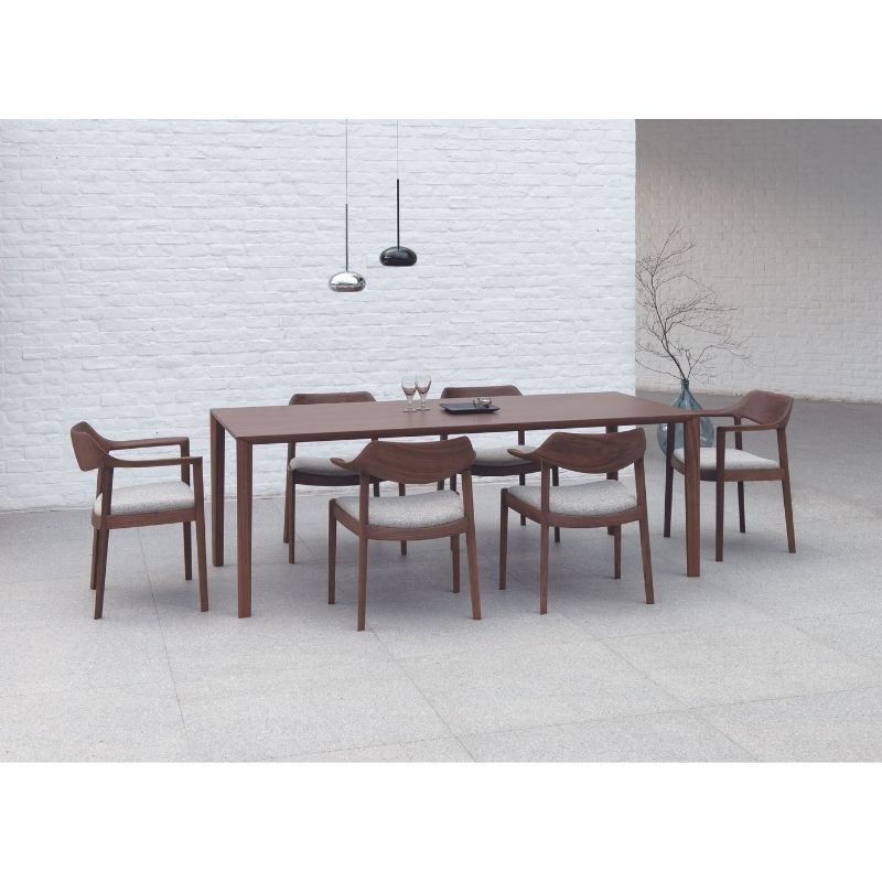 WING LUX 中座椅子