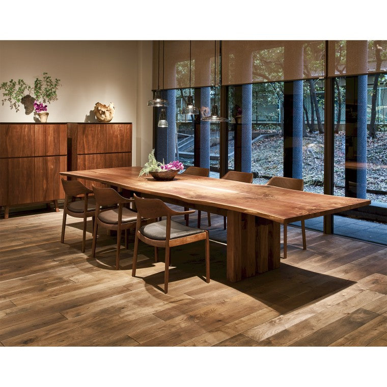 WING LUX 中座椅子