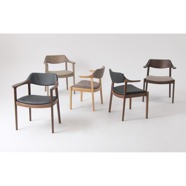 WING LUX 中座椅子